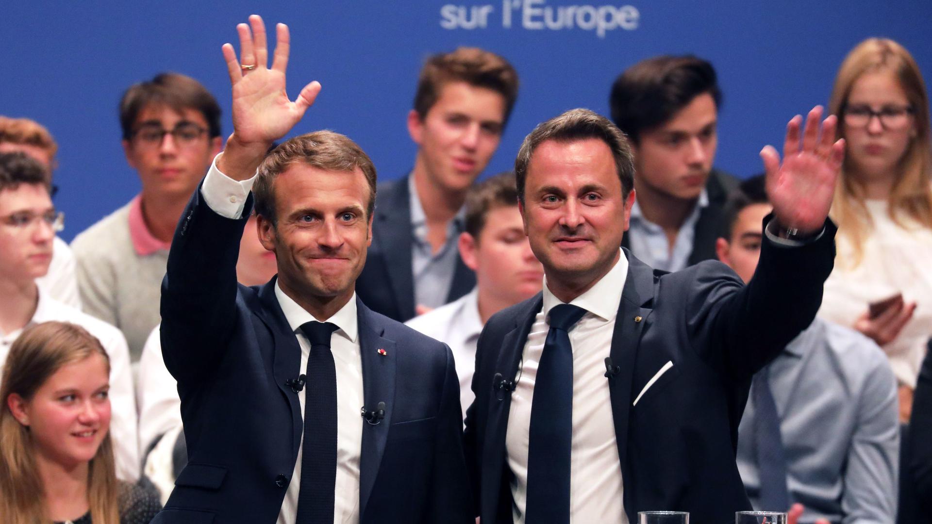 Emmanuel Macron et Xavier Bettel se sont montrés complices et complémentaires dans leurs réponses aux questions des citoyens sur l'Europe et les dissonances entre pays européens.