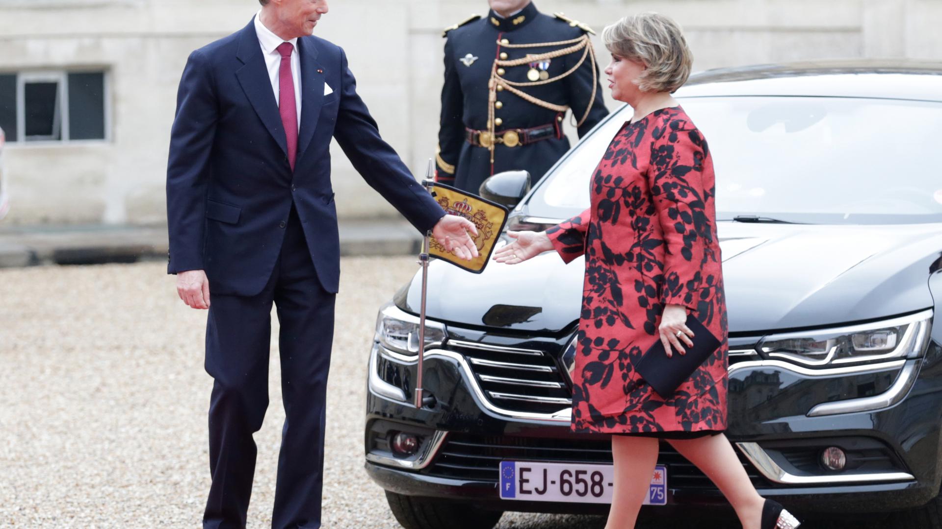 Le grand-duc Henri et la grande-duchesse Maria Teresa lors de leur visite au Palais de l'Elysée le 19 mars 2018. 