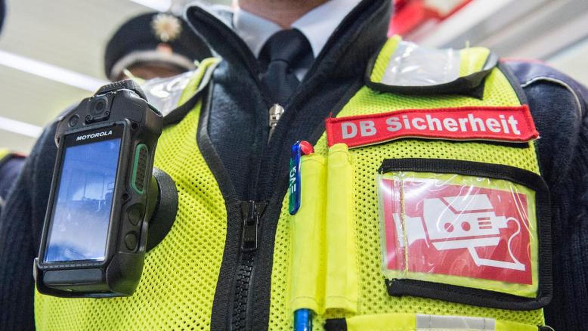 A Berlin, le personnel de la Deutsche Bahn est maintenant équipé d'une bodycam