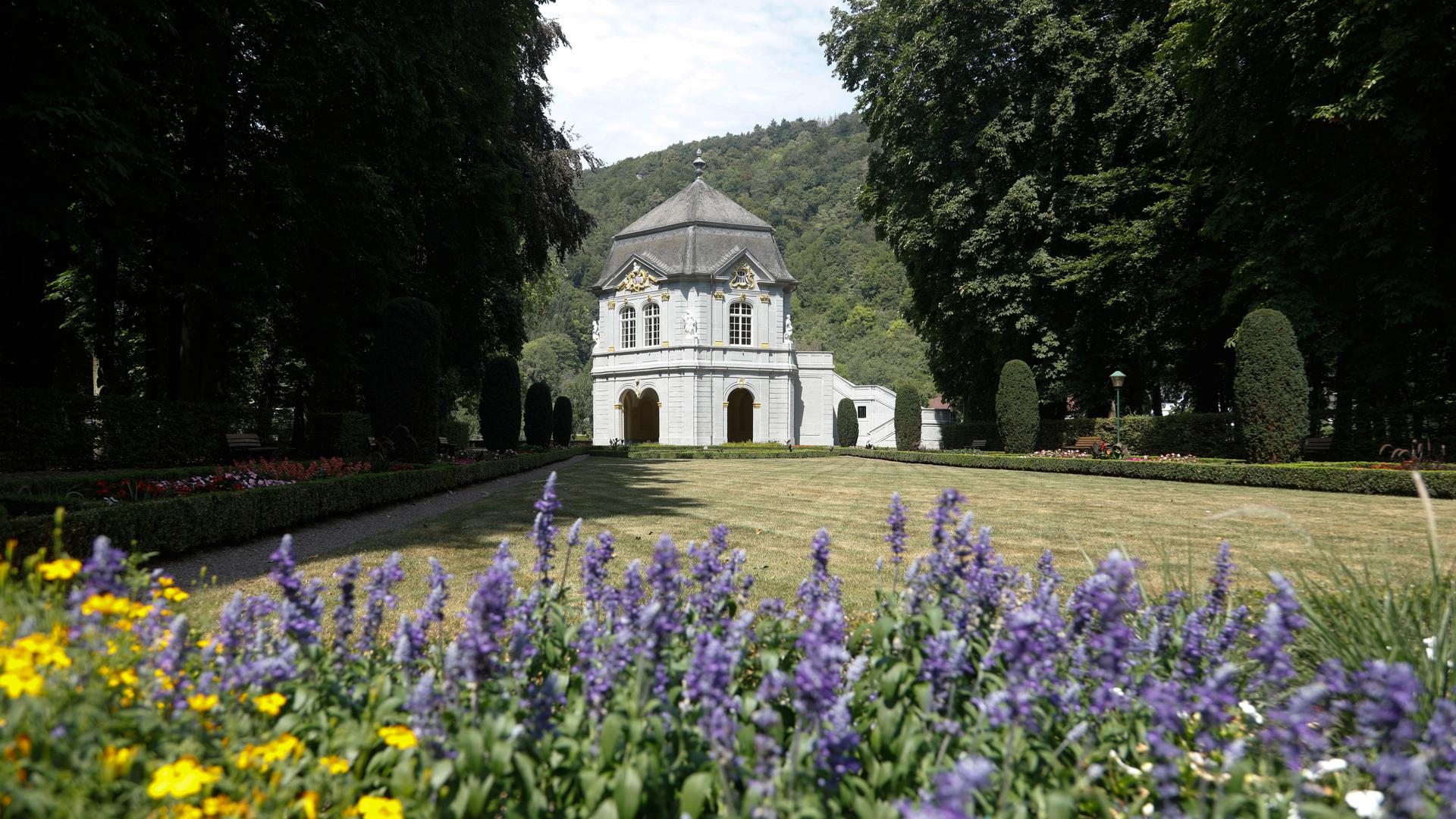 In der Orangerie der Abtei in Echternach liegt der Rokoko-Pavillon. Er wurde 1761 von Paul Mungenast erbaut.