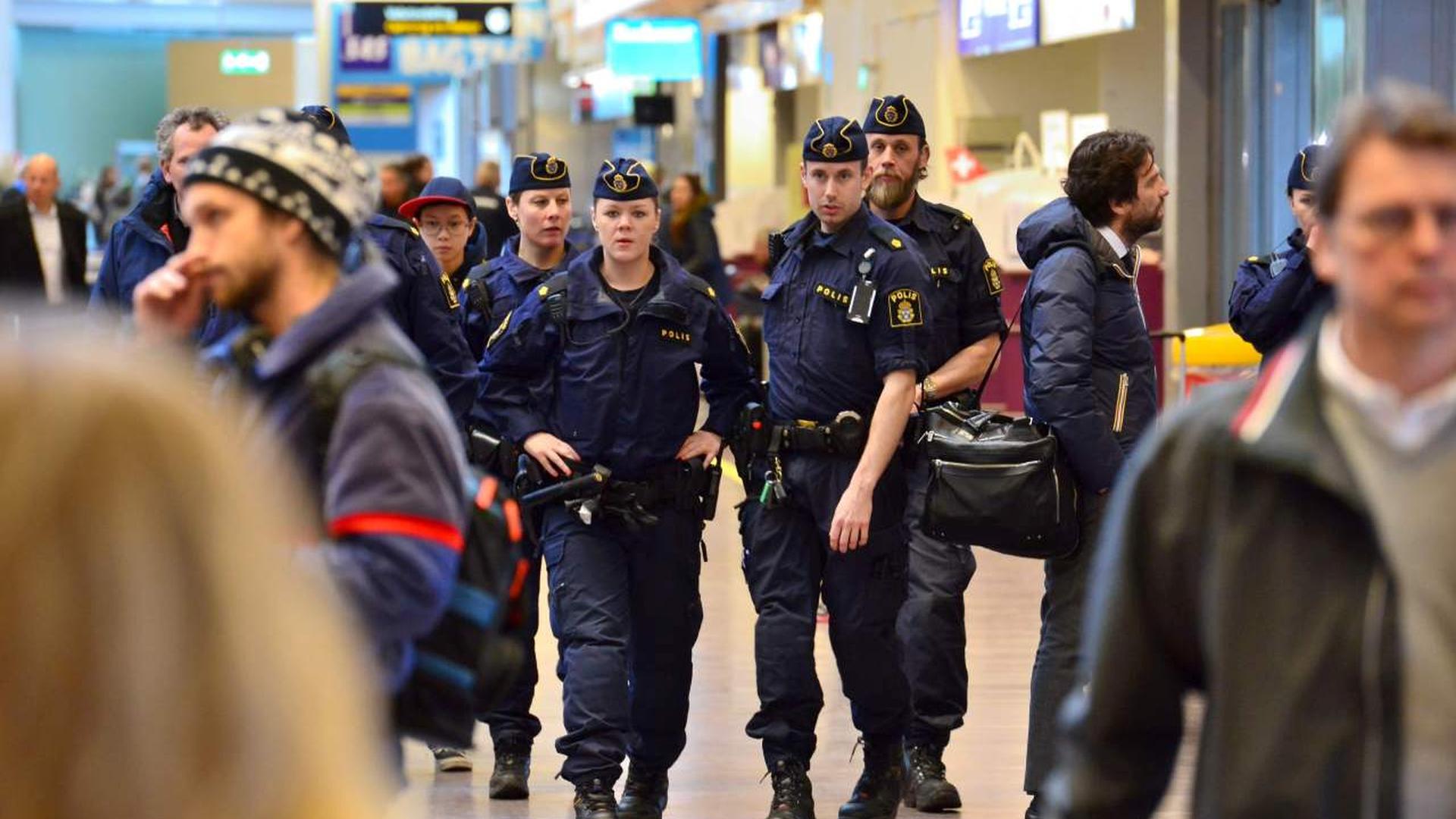 La police suédoise a déployé ses forces dans l'aéroport de Stockholm.