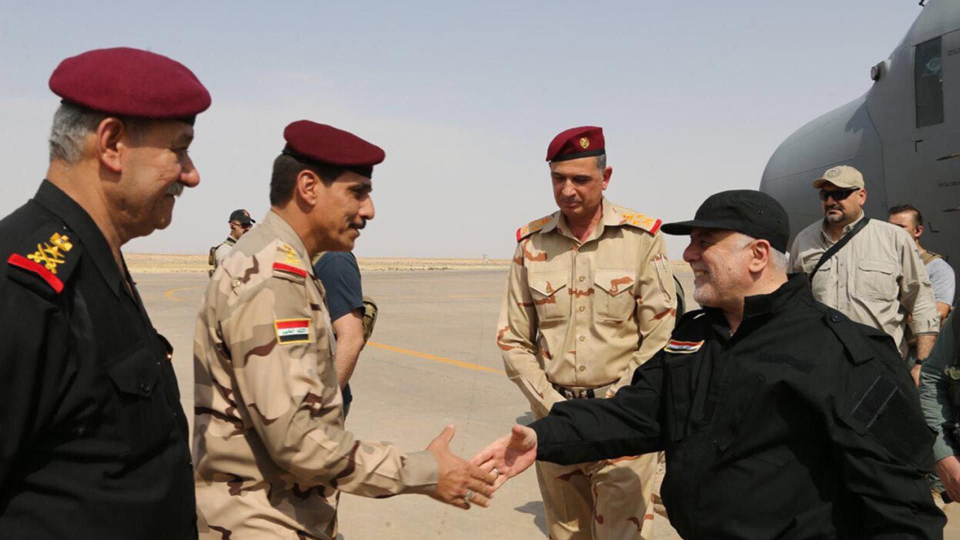 M. Abadi «arrive dans la ville libérée de Mossoul et félicite les combattants héroïques et le peuple irakien pour cette victoire majeure», a déclaré son bureau dans un communiqué.
