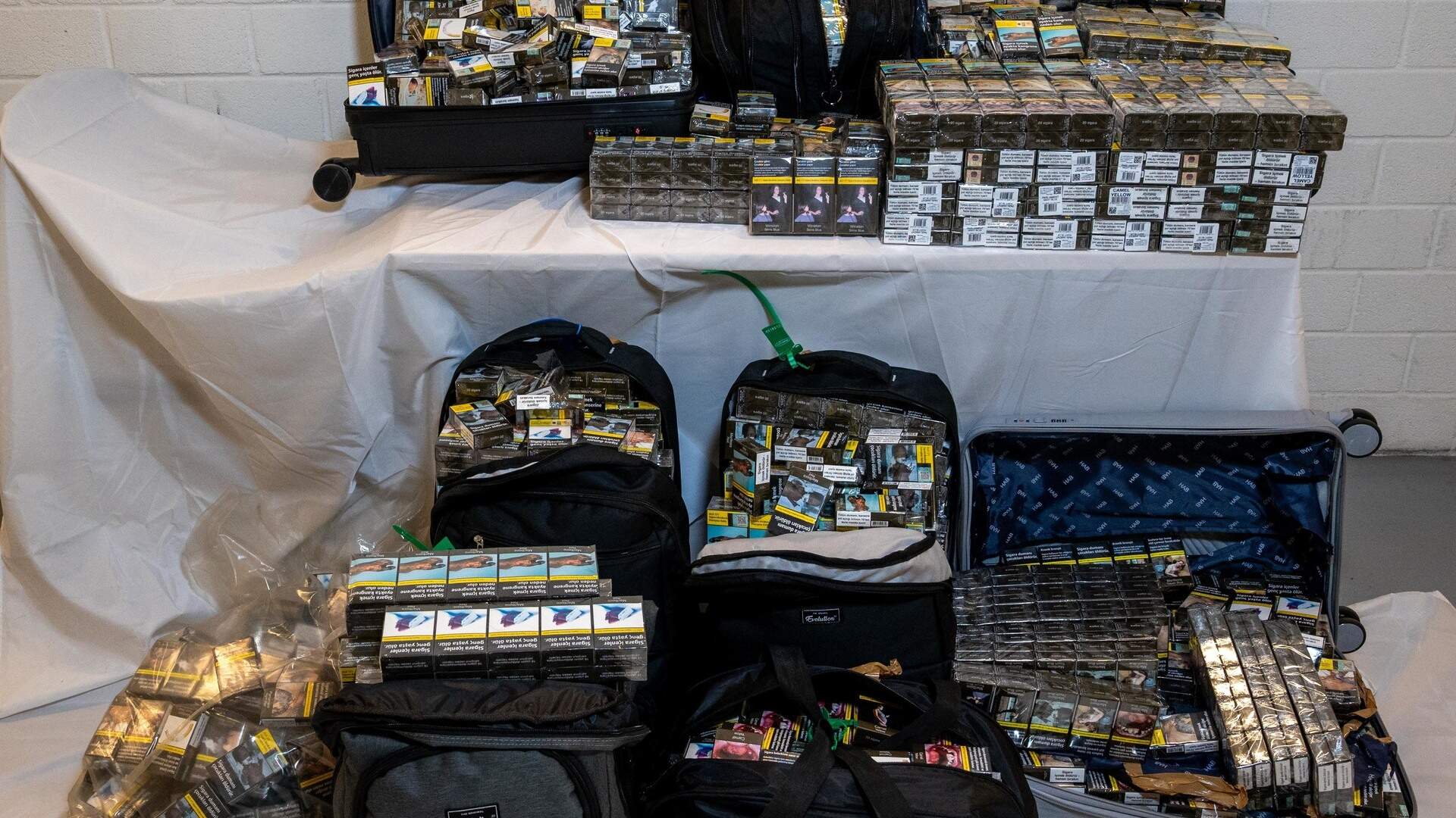 Prs de trois millions de cigarettes de contrebande saisies en 2025 au  Findel | Virgule