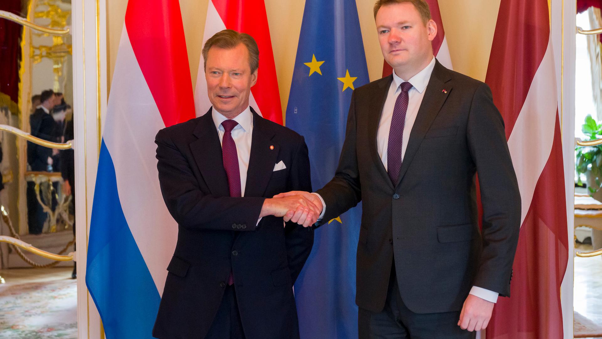 Le Grand-Duc et le président du Parlement letton Edvards Smiltēns.
