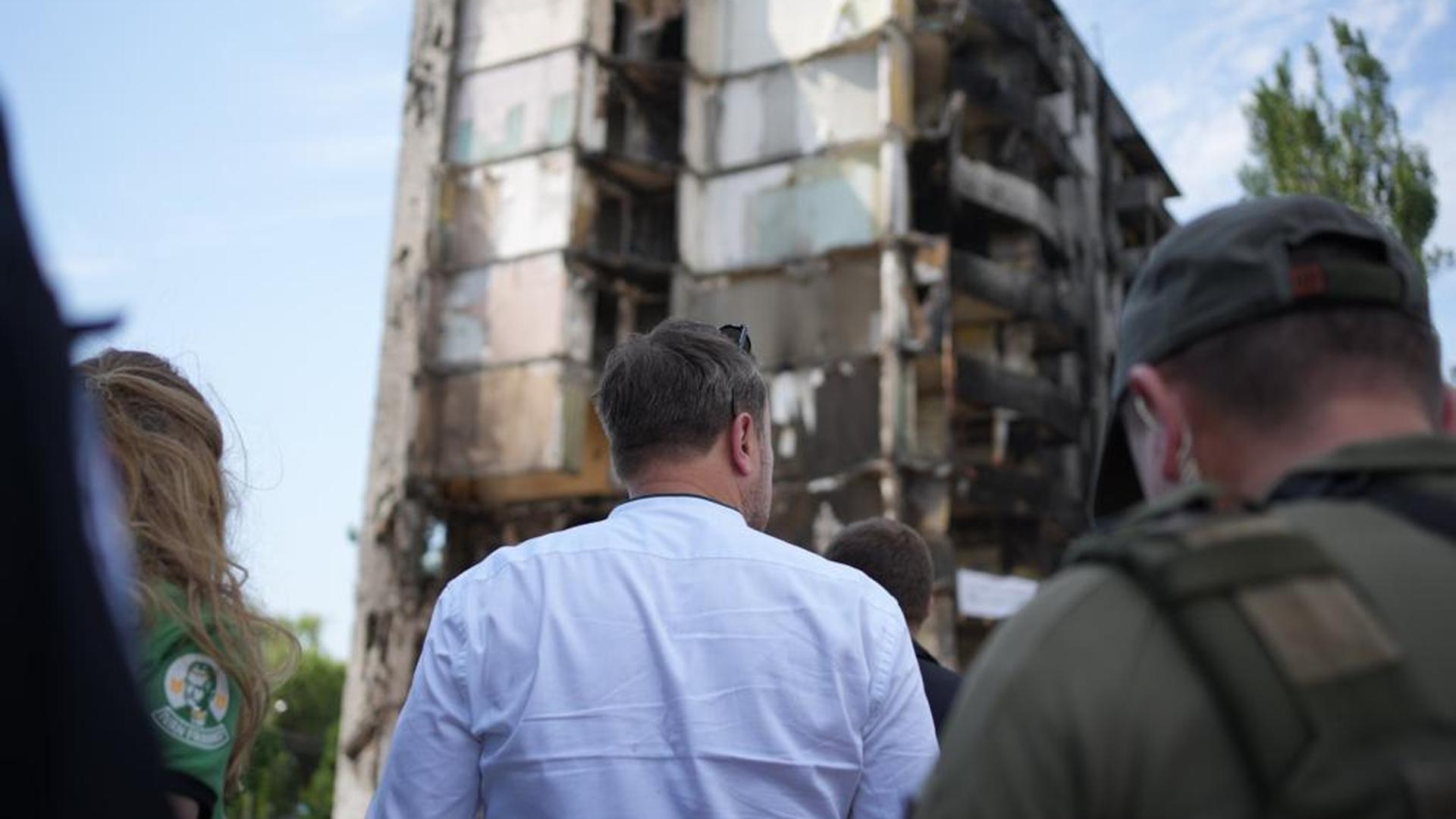 Xavier Bettel lors de sa visite en Ukraine.