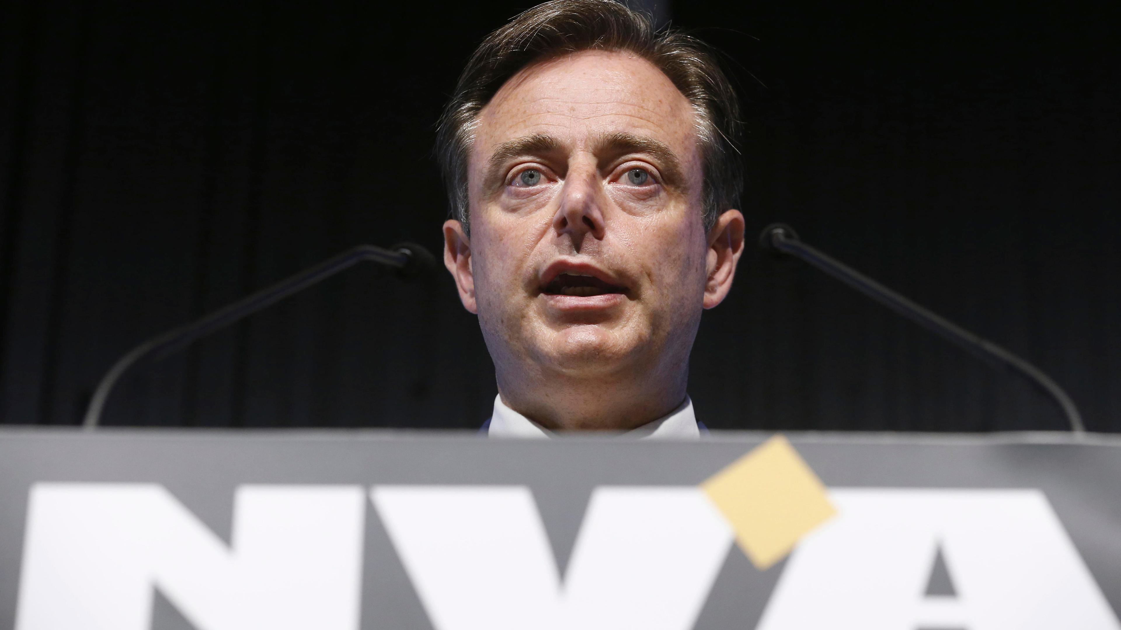 Bart De Wever se lance à l’assaut de la Wallonie, mais sa stratégie ne semble pas aboutie.