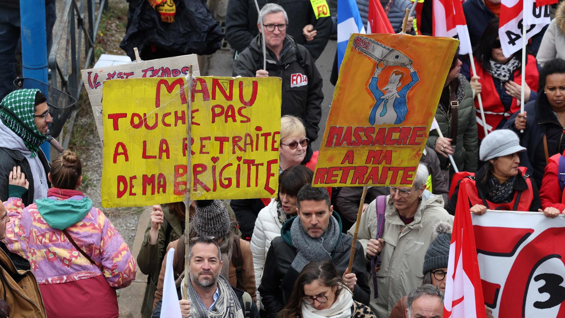 Des manifestants à Montpellier le 7 mars 2023, au sixième jour des rassemblements nationaux organisés depuis le début de l'année contre la réforme des retraites.