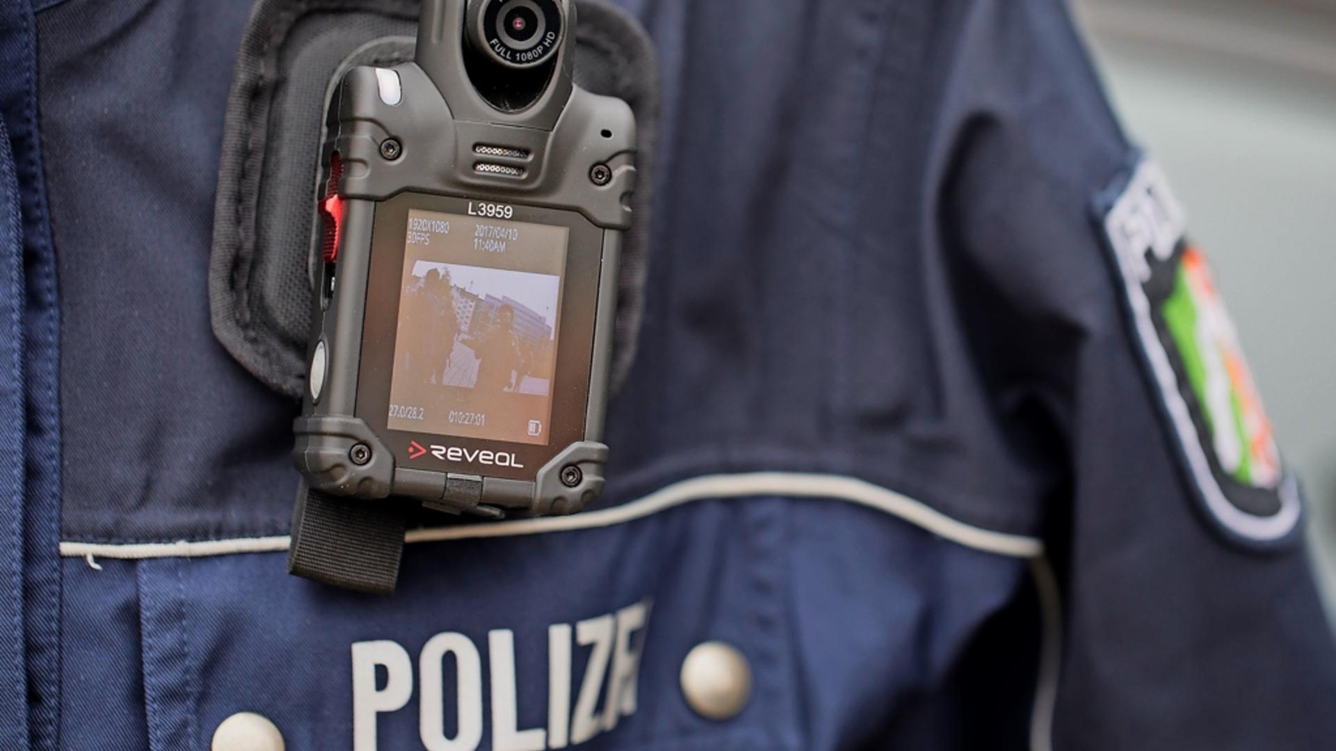 En France, en Allemagne et dans certaines régions belges, les agents de police sont déjà équipés de bodycams.
