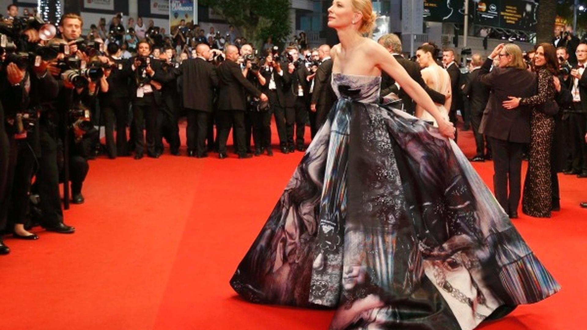 Cast member Cate Blanchett poses on the red carpet as she leaves after the screening of the film "Carol" in competition at the 68th Cannes Film Festival in Cannes, southern France, May 17, 2015.                  REUTERS/Regis Duvignau 