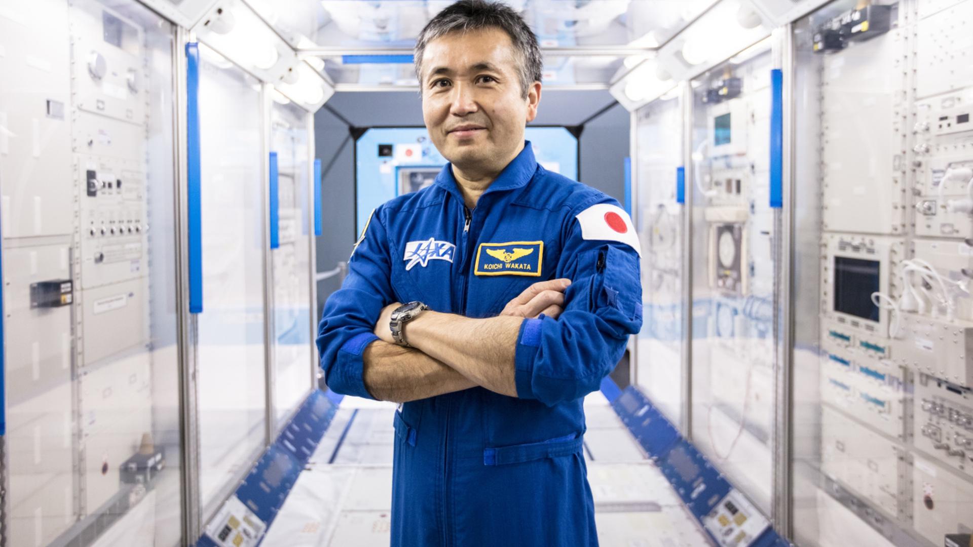 L'astronaute Wakata Koichi a guidé ses hôtes à travers le Centre spatial.