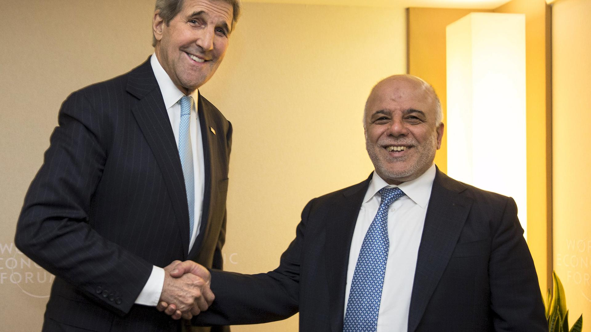 John Kerry et le Premier ministre irakien, Haider al-Abadi, à Davos le 21 janvier 2016