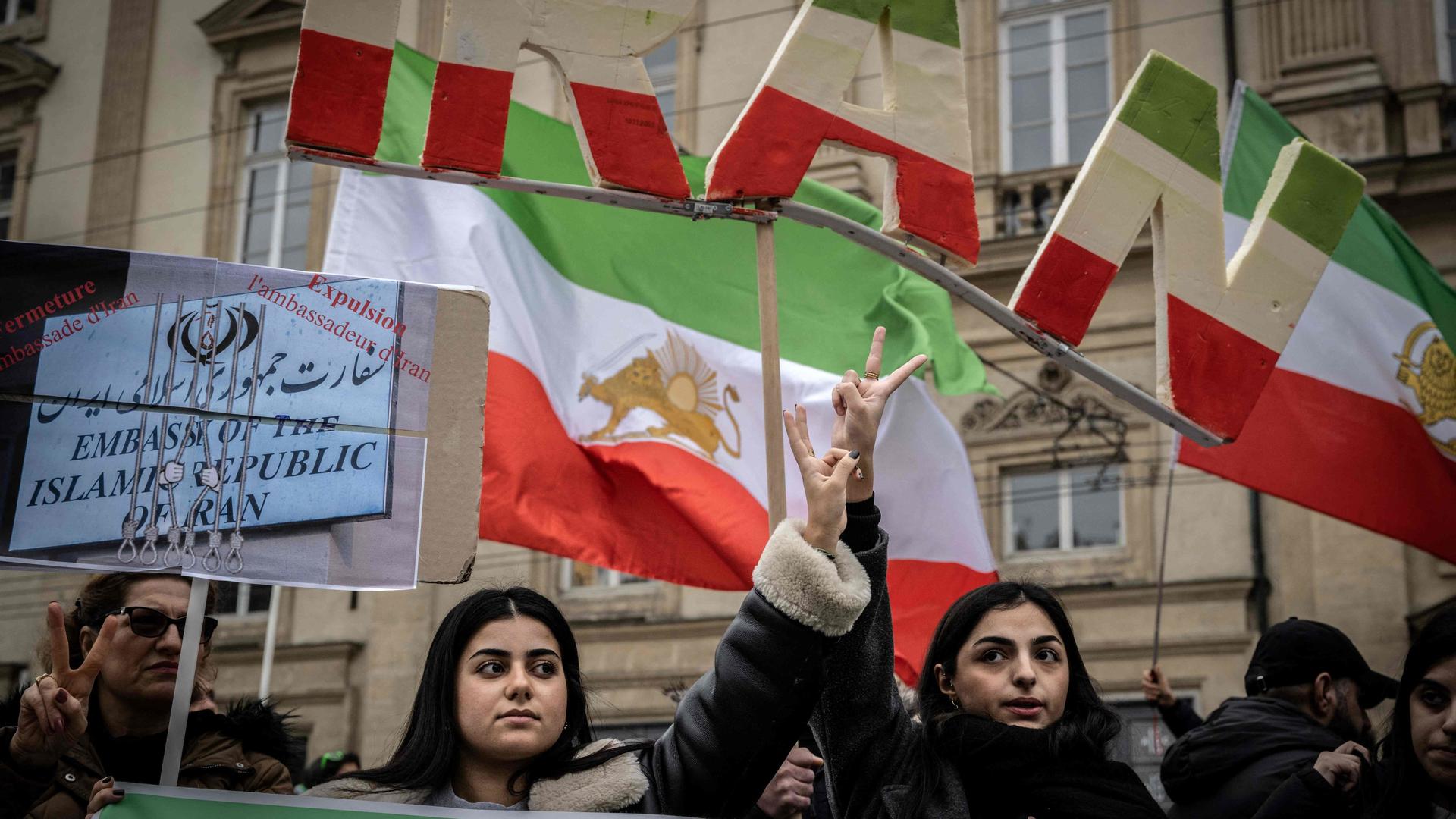 Partout en Europe, des manifestations de soutien au peuple iranien ont lieu.