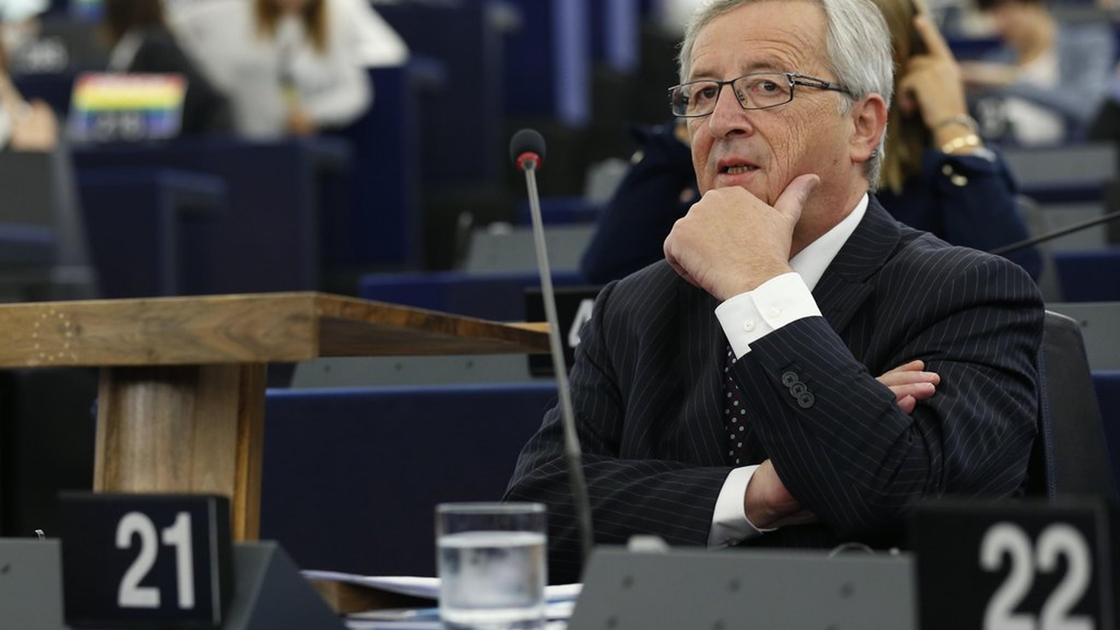 Jean-Claude Juncker à Strasbourg mardi matin, lors d'un débat précédent le vote