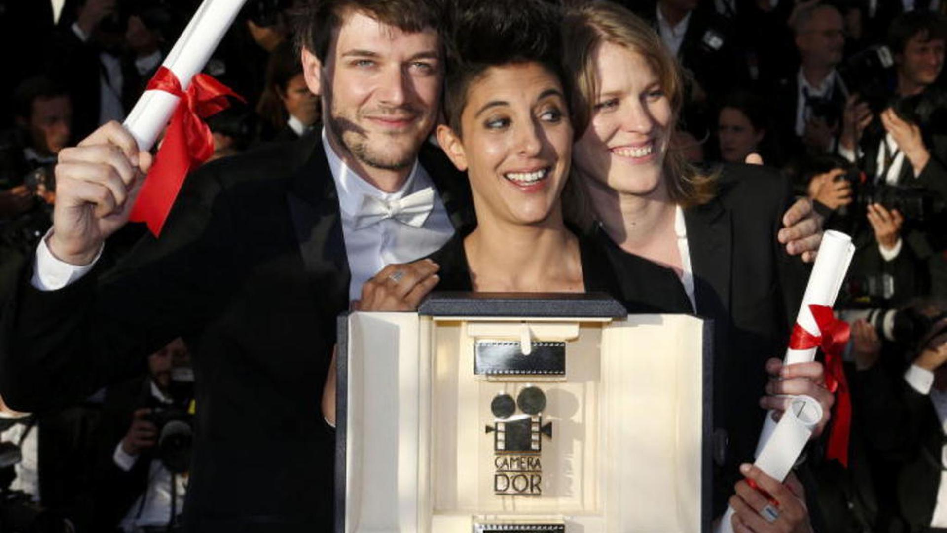 Samuel Theis, Marie Amachoukeli et Claire Burger savourent leur prix du meilleur premier film.