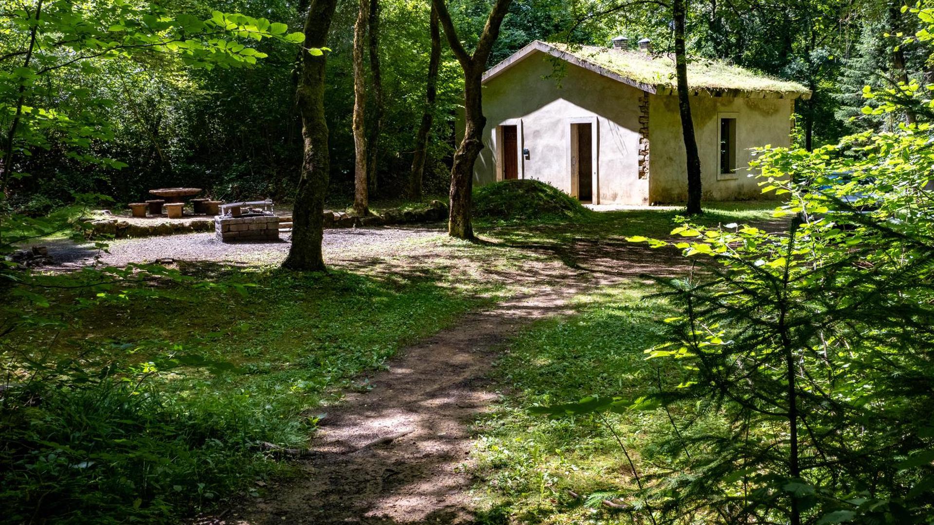 Lors du séjour dans la réserve Ellergronn, il est même possible de réserver la villa Rosati pour une nuit dans les bois.