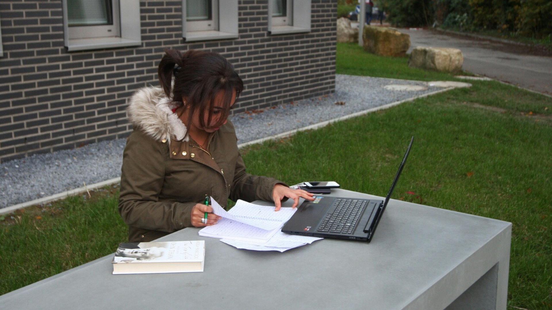 La journaliste irakienne Hind Alharby au Foyer Lily Unden à Limpertsberg.