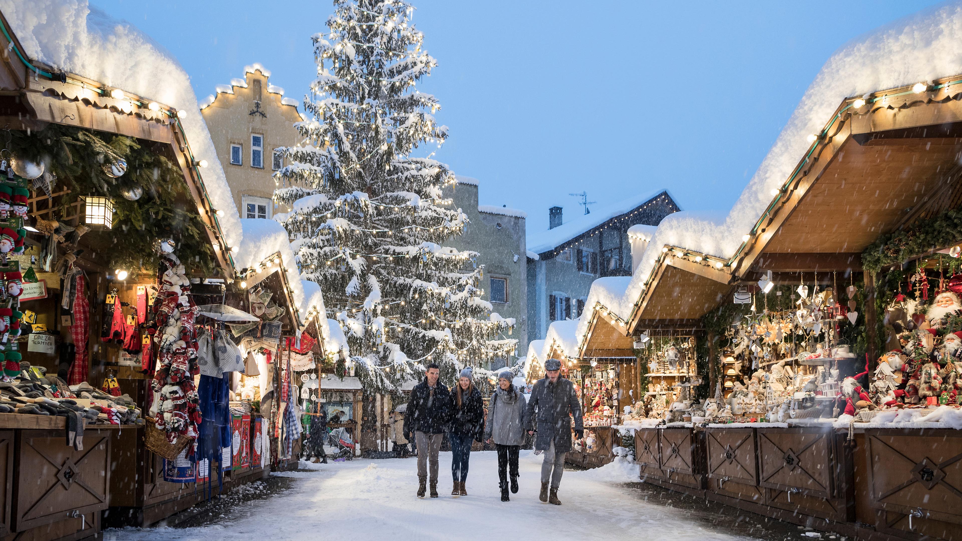 La Magie de Noël à l'Italienne : Traditions et Tendances pour 2024