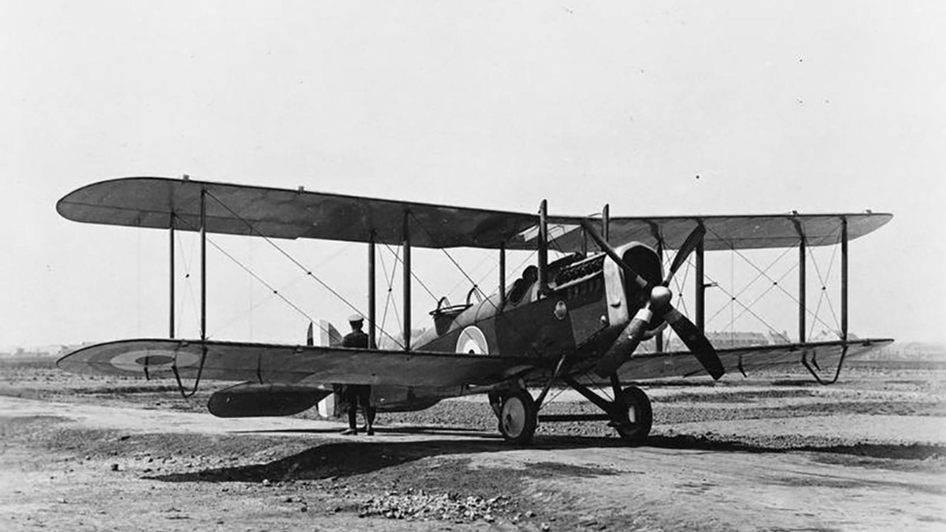 Des Airco DH4 britanniques, des bombardiers légers, ont largué des explosifs sur Bonneweg lors du bombardement du Jeudi saint 1918. Ces avions faisaient partie de la flotte du Royal Flying Corps depuis 1916. 